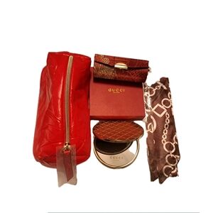 Gucci Red and Brown Women's Cosmetic Bag Set